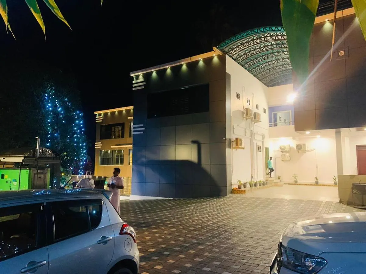 *** Hotel Emerald Royal Residency Kochi India
