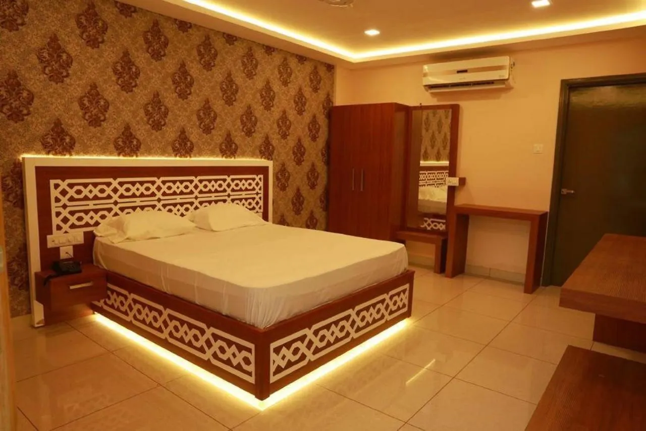 Hotel Emerald Royal Residency Kochi